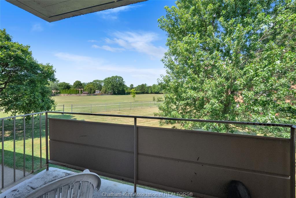 203-63 Baldoon Road, Chatham, ON - Outdoor
