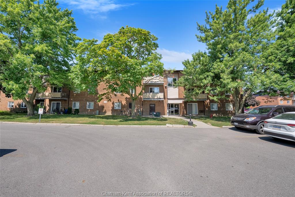 203-63 Baldoon Road, Chatham, ON - Outdoor