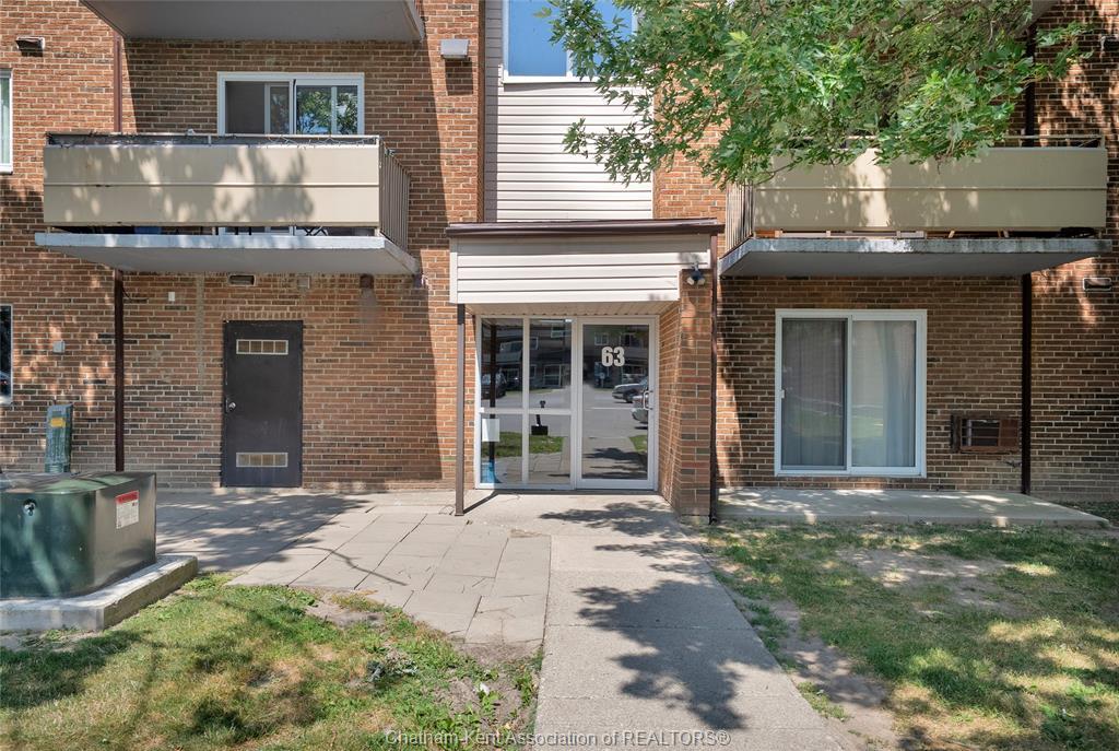 203-63 Baldoon Road, Chatham, ON - Outdoor