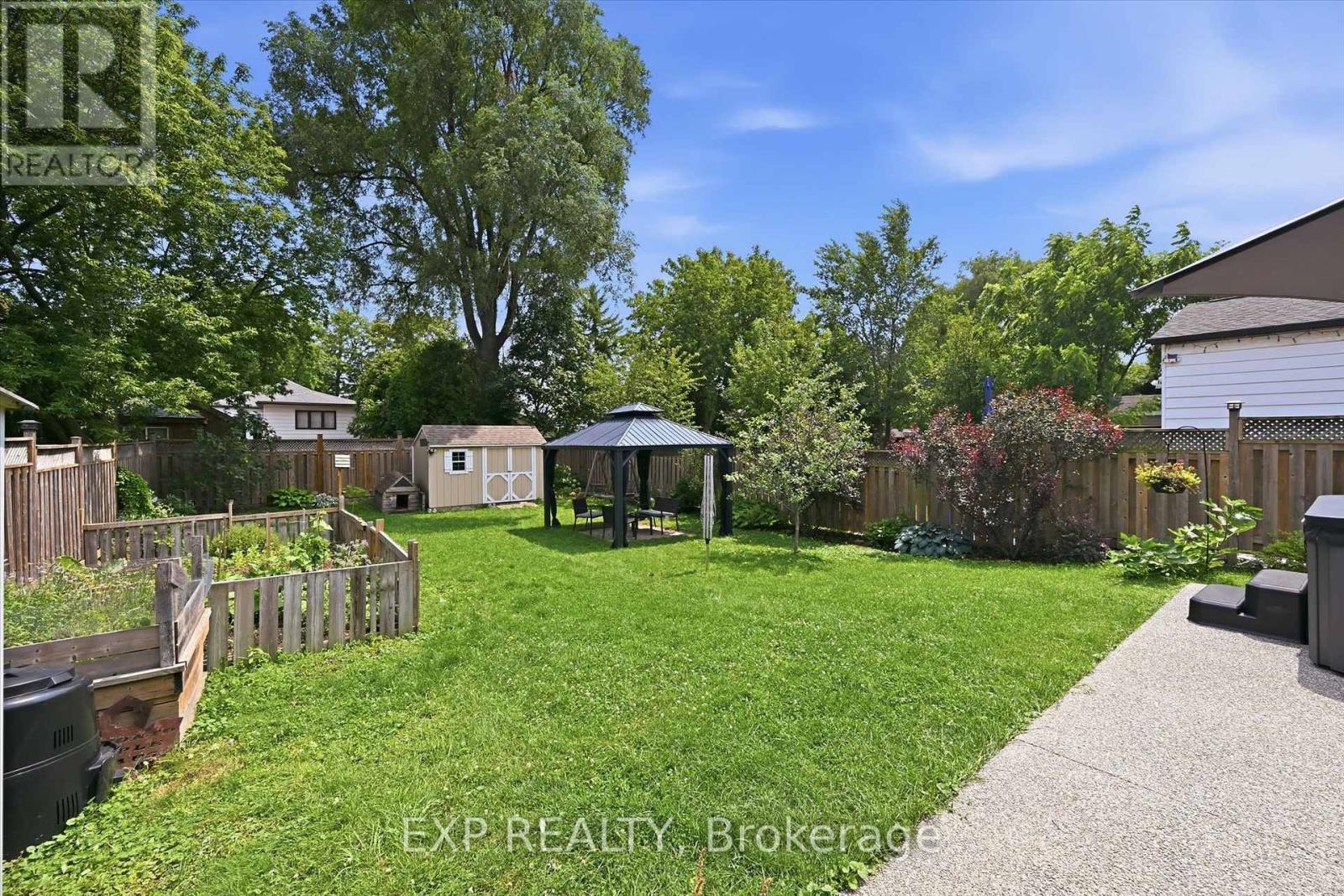 129 East 25Th Street, Hamilton (Eastmount), ON - Outdoor With Backyard