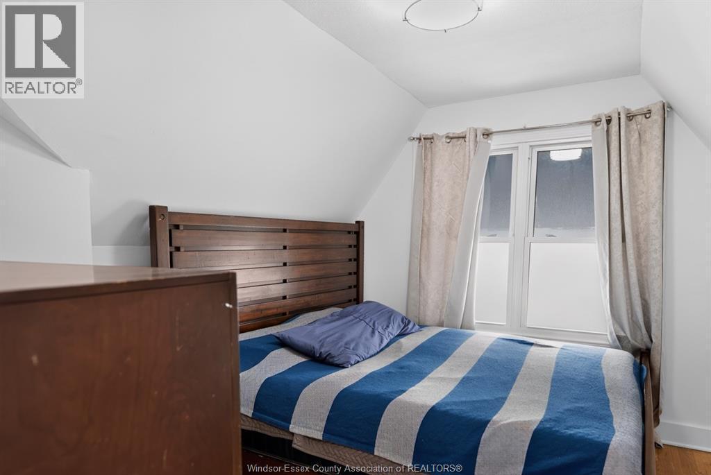 852 Reedmere, Windsor, ON - Indoor Photo Showing Bedroom