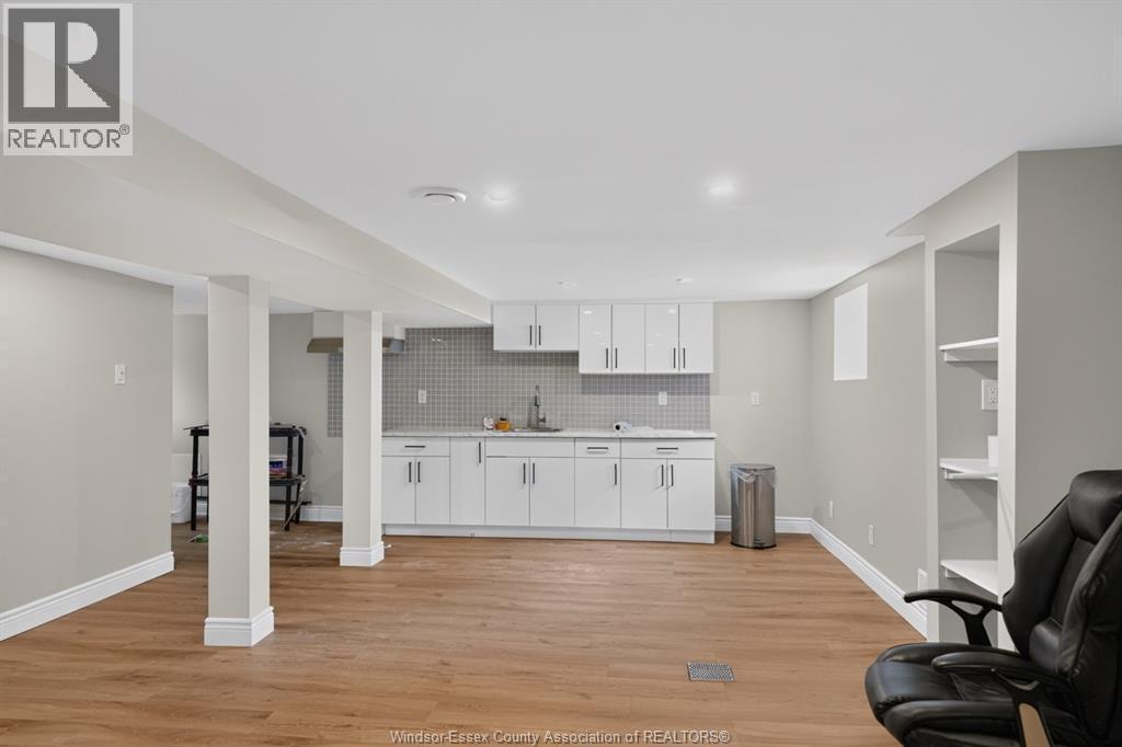 852 Reedmere, Windsor, ON - Indoor Photo Showing Other Room