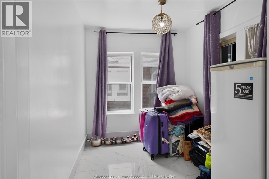 852 Reedmere, Windsor, ON - Indoor Photo Showing Other Room