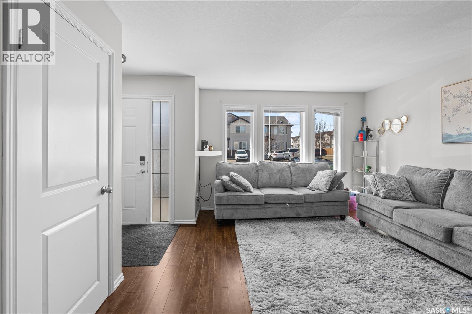 420 303 Slimmon Place, Saskatoon, SK - Indoor Photo Showing Living Room