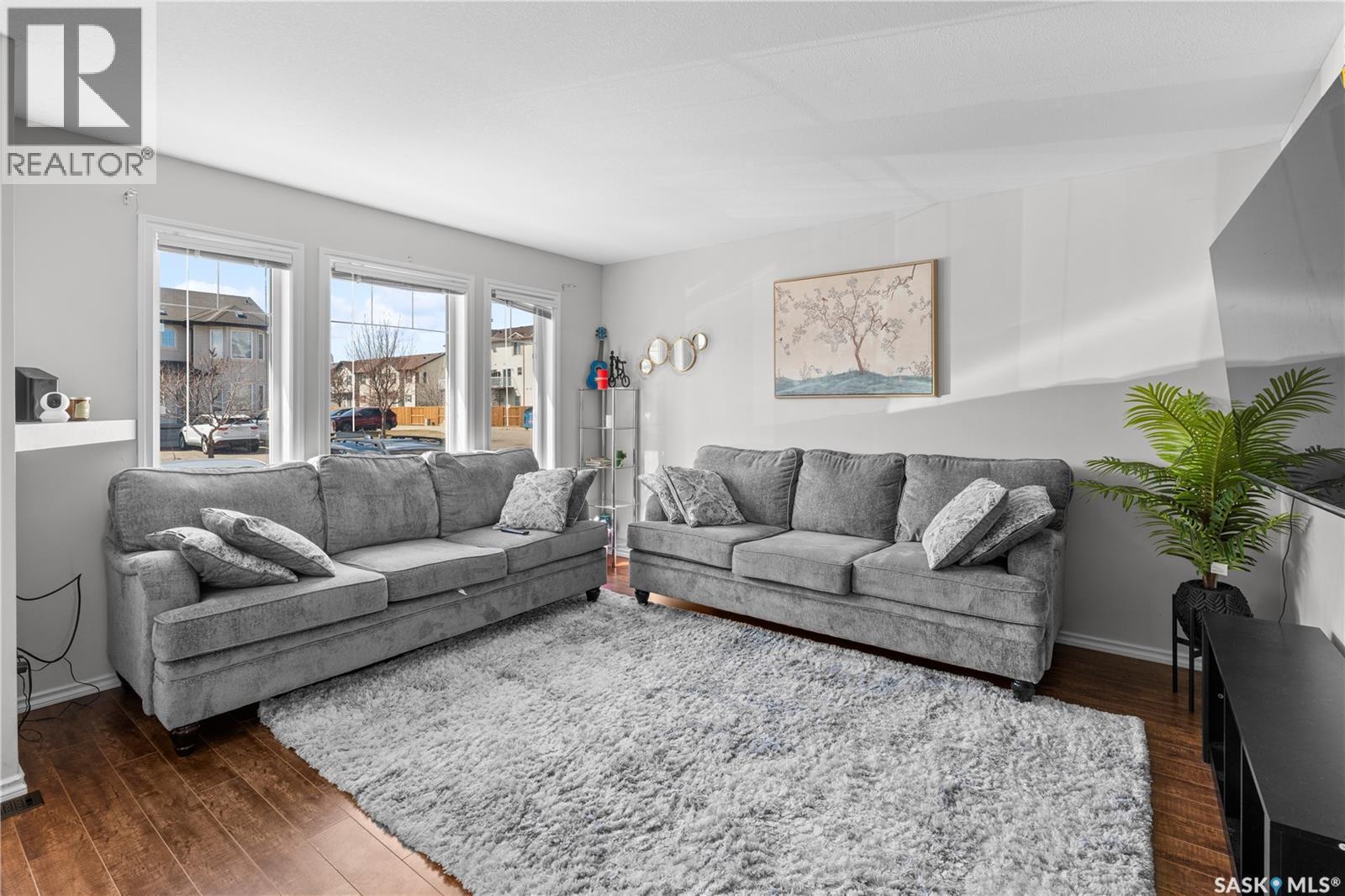 420 303 Slimmon Place, Saskatoon, SK - Indoor Photo Showing Living Room