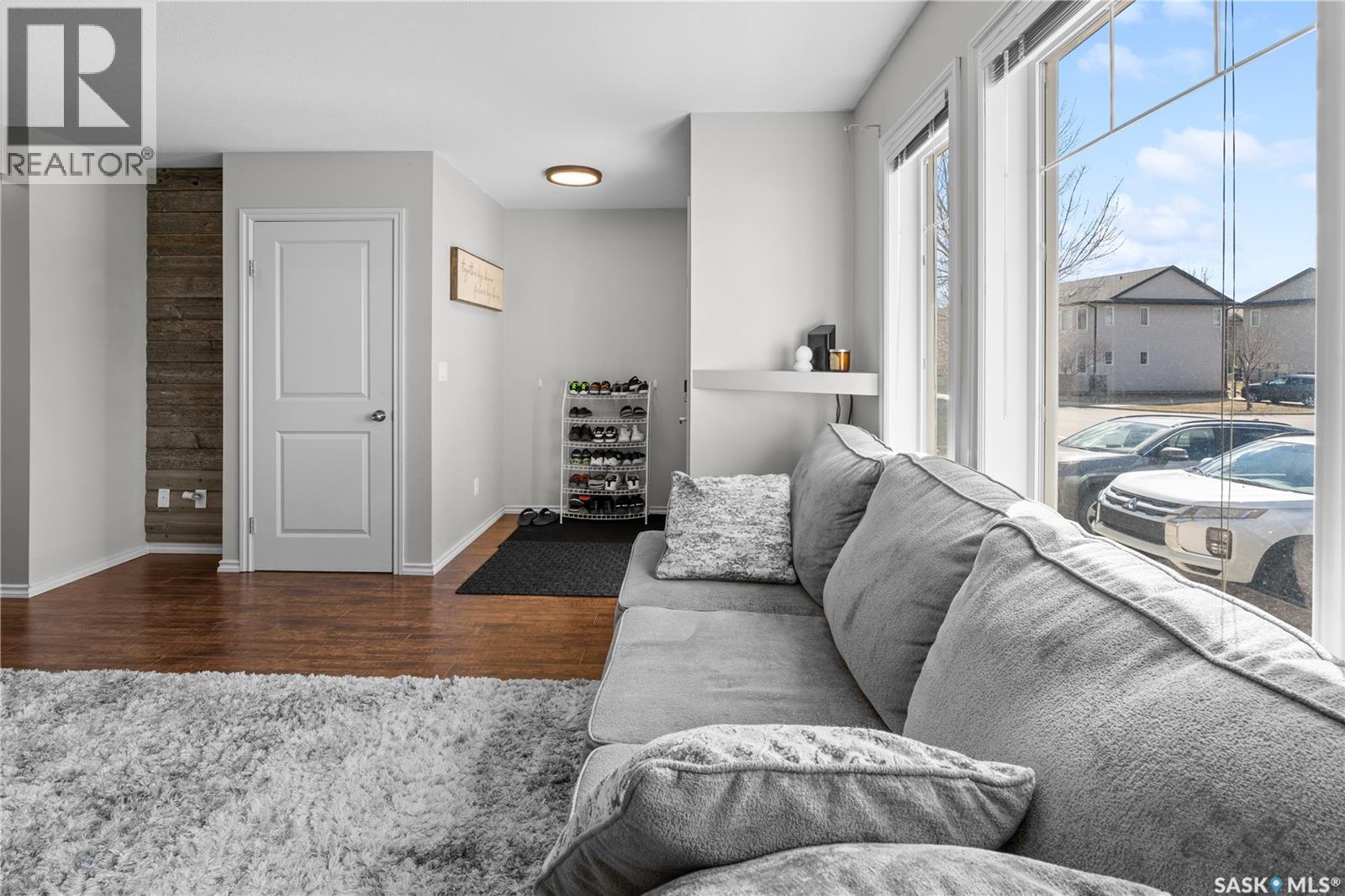 420 303 Slimmon Place, Saskatoon, SK - Indoor Photo Showing Living Room