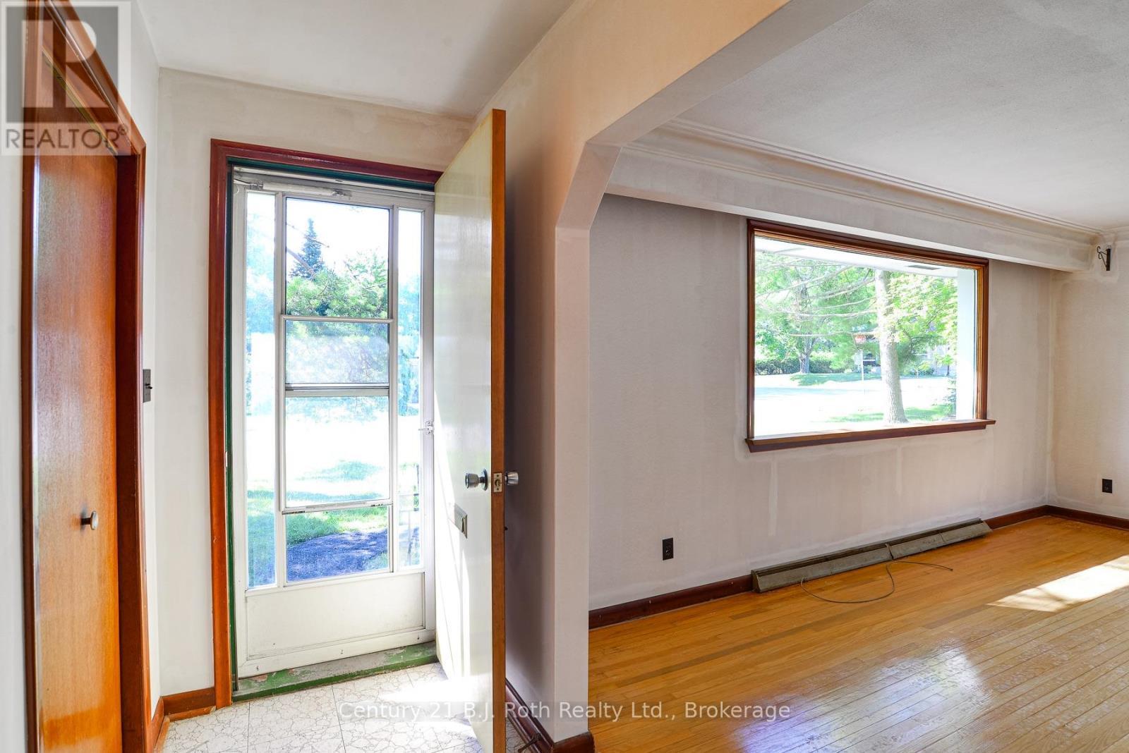 398 Old Muskoka Road, Orillia, ON - Indoor Photo Showing Other Room