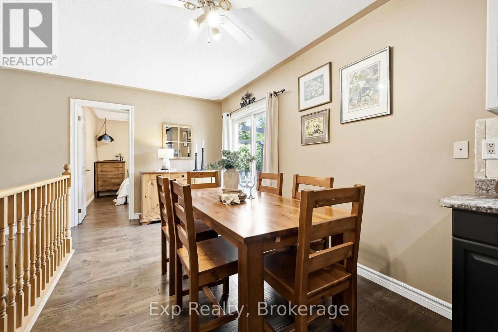 7402 Byers Road, Hamilton Township, ON - Indoor Photo Showing Dining Room