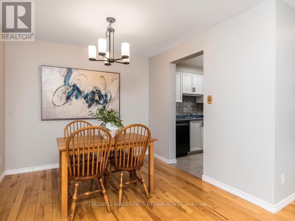 75 Sundback Lane, Ottawa, ON - Indoor Photo Showing Dining Room
