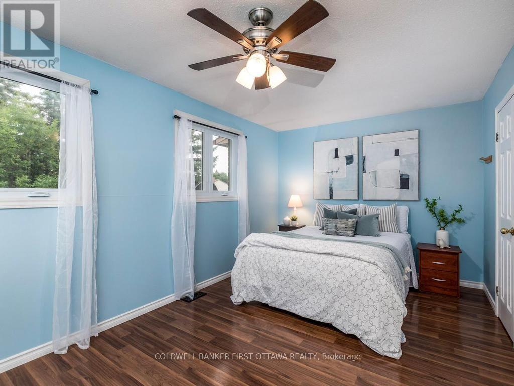 75 Sundback Lane, Ottawa, ON - Indoor Photo Showing Bedroom
