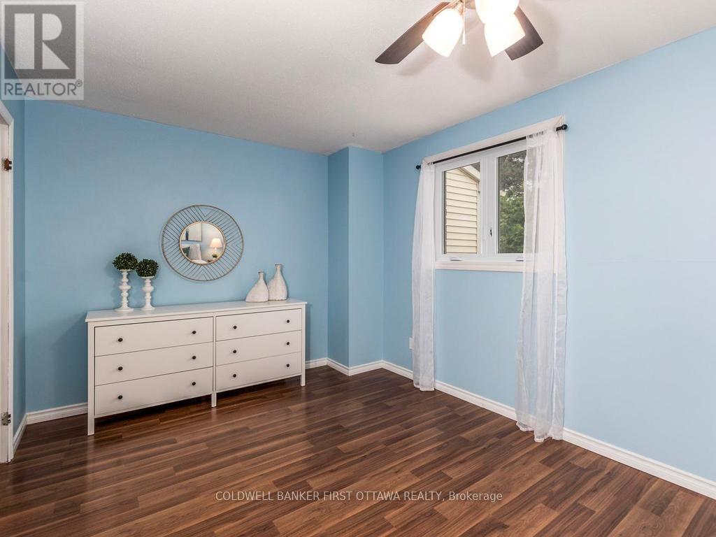 75 Sundback Lane, Ottawa, ON - Indoor Photo Showing Bedroom
