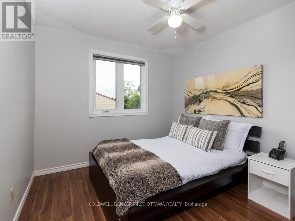 75 Sundback Lane, Ottawa, ON - Indoor Photo Showing Bedroom