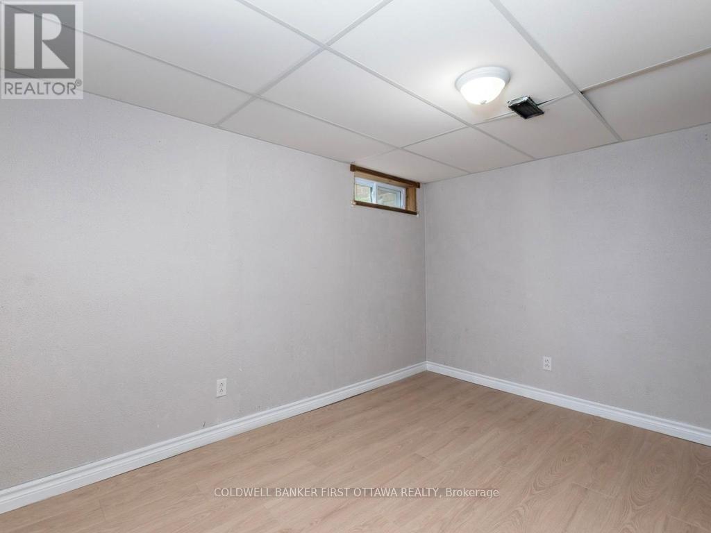75 Sundback Lane, Ottawa, ON - Indoor Photo Showing Other Room