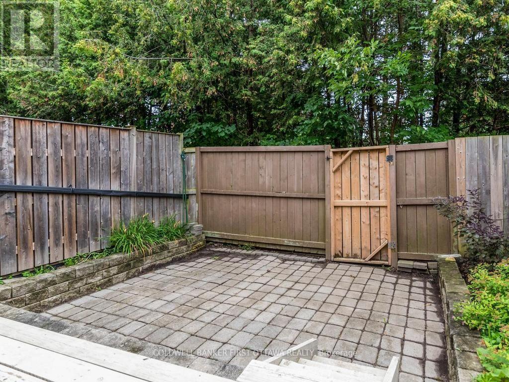 75 Sundback Lane, Ottawa, ON - Outdoor