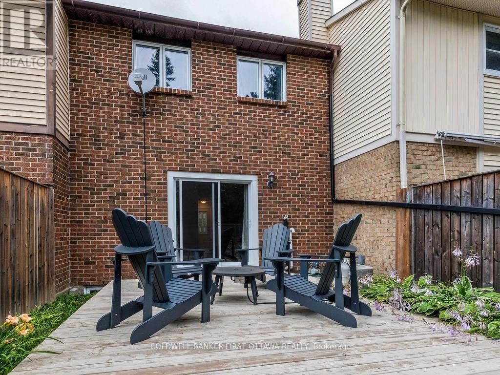 75 Sundback Lane, Ottawa, ON - Outdoor With Deck Patio Veranda With Exterior