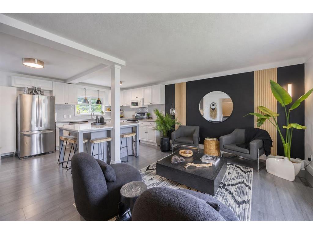 1049 Indian Road North, Sarnia, ON