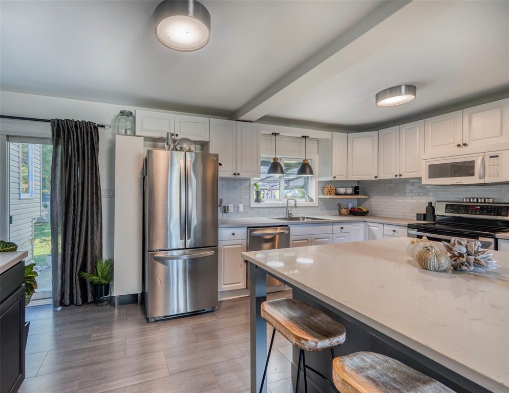 1049 Indian Road North, Sarnia, ON
