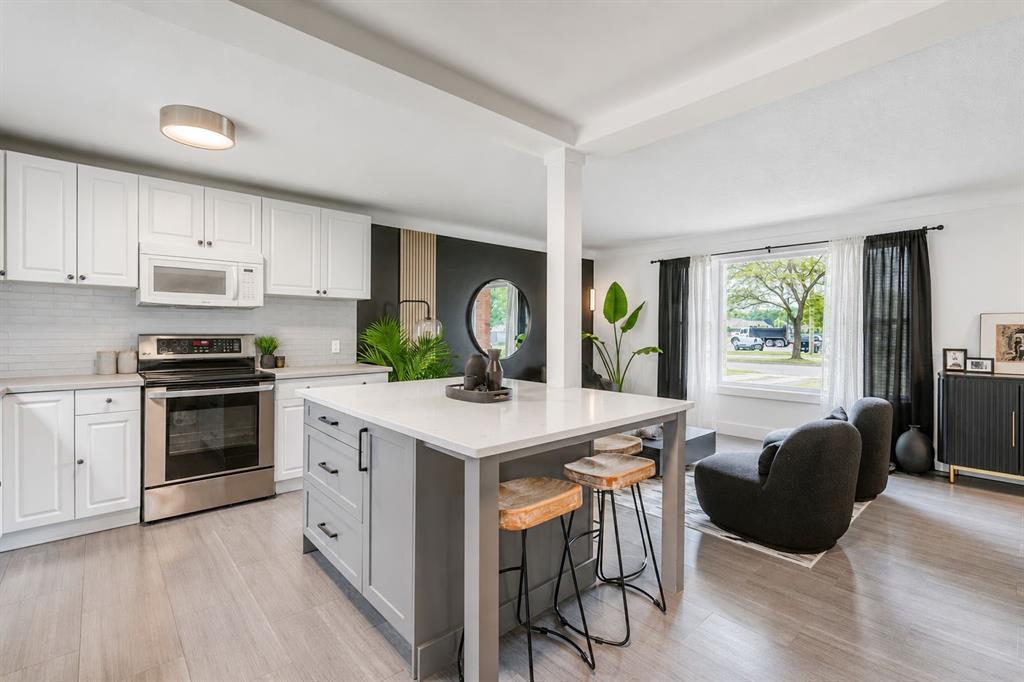 1049 Indian Road North, Sarnia, ON