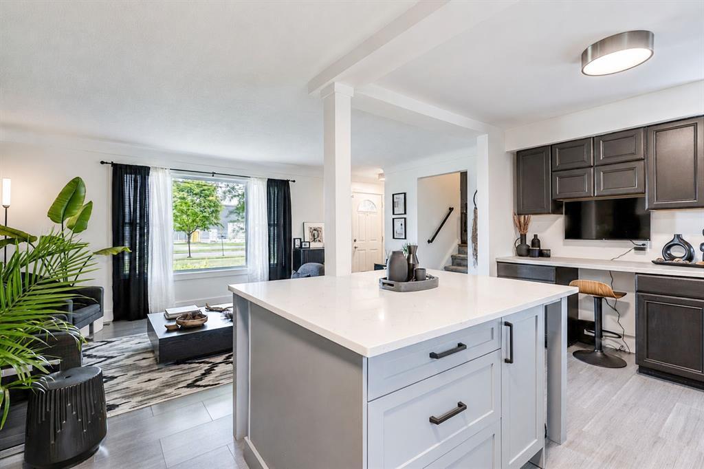 1049 Indian Road North, Sarnia, ON