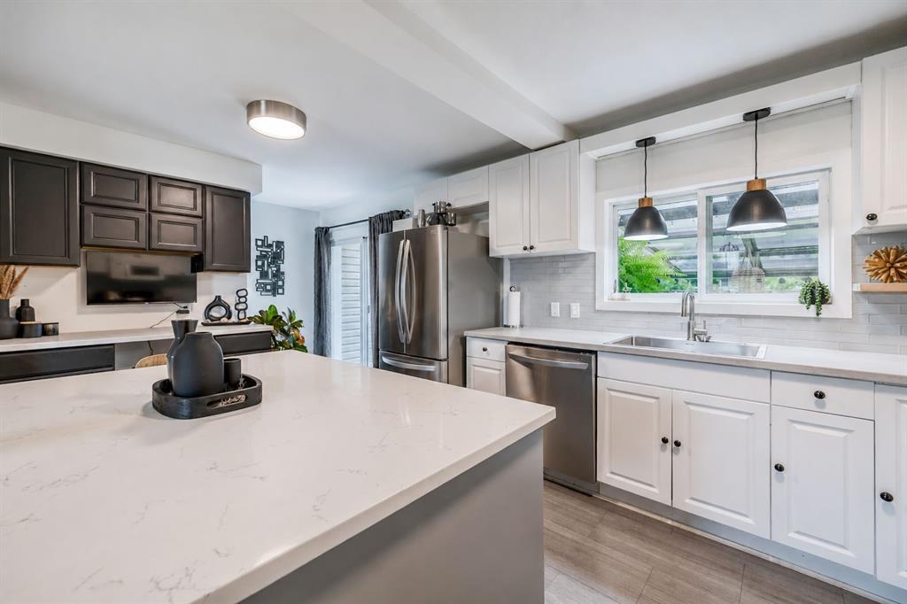 1049 Indian Road North, Sarnia, ON