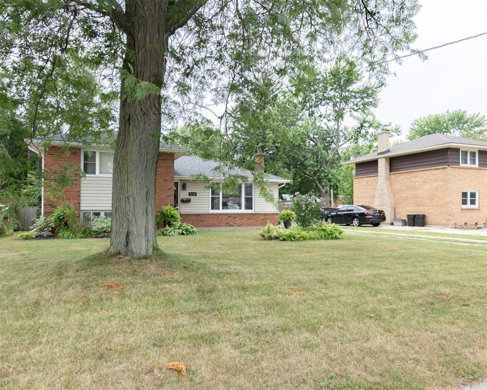 1049 Indian Road North, Sarnia, ON