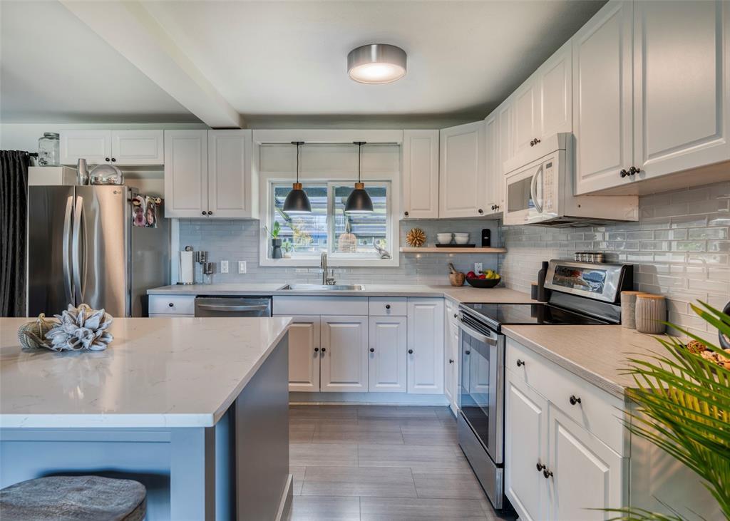 1049 Indian Road North, Sarnia, ON