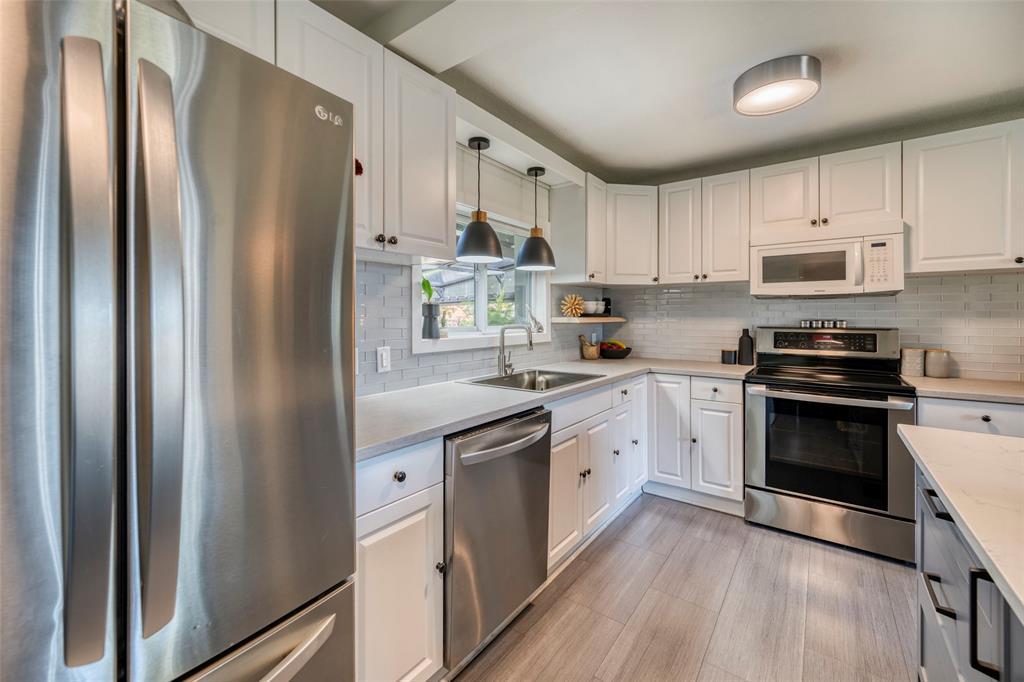 1049 Indian Road North, Sarnia, ON