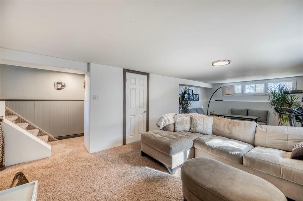 1049 Indian Road North, Sarnia, ON