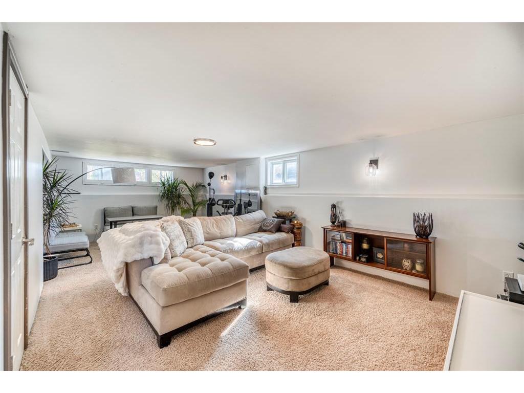 1049 Indian Road North, Sarnia, ON
