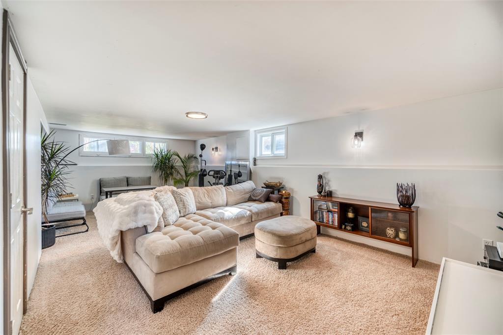 1049 Indian Road North, Sarnia, ON