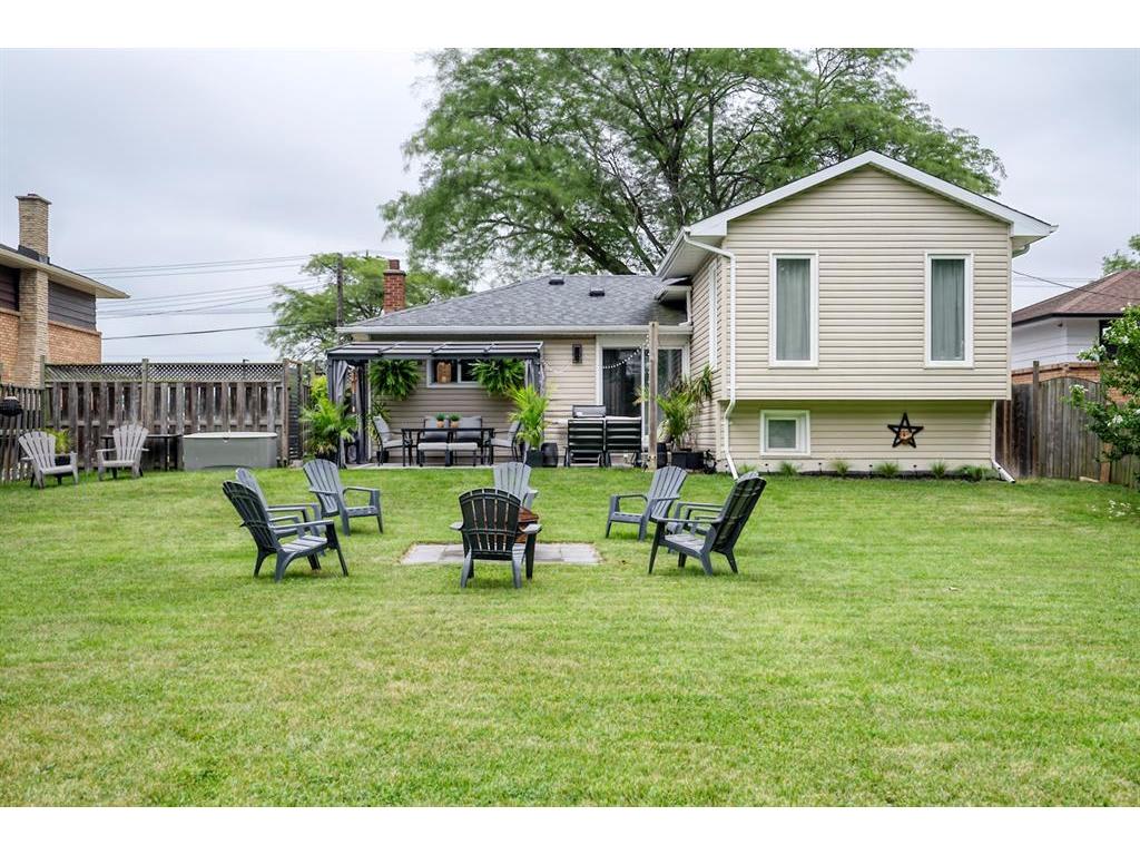 1049 Indian Road North, Sarnia, ON