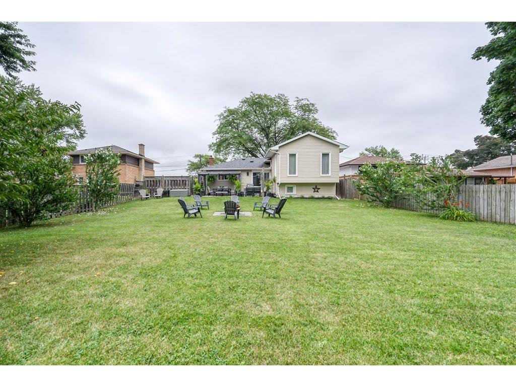 1049 Indian Road North, Sarnia, ON
