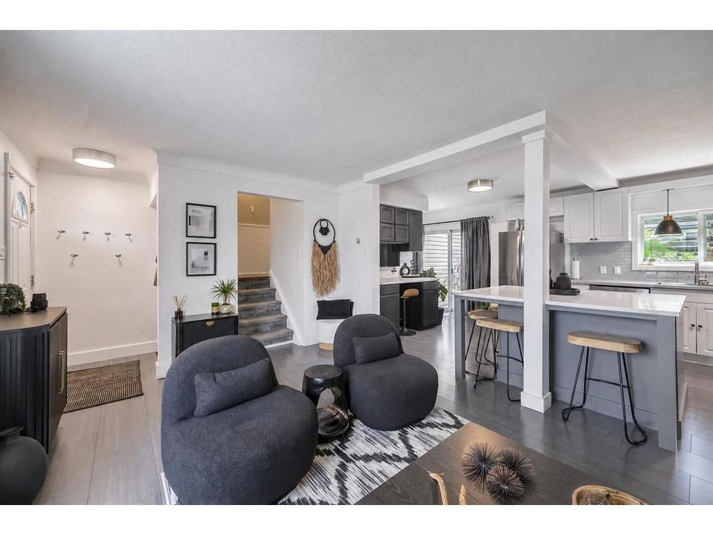 1049 Indian Road North, Sarnia, ON