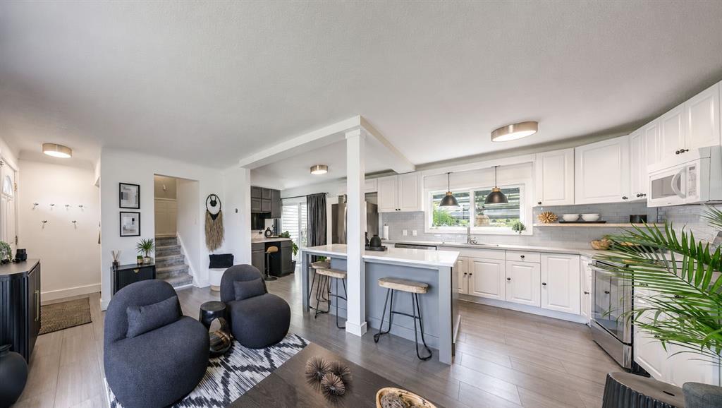 1049 Indian Road North, Sarnia, ON