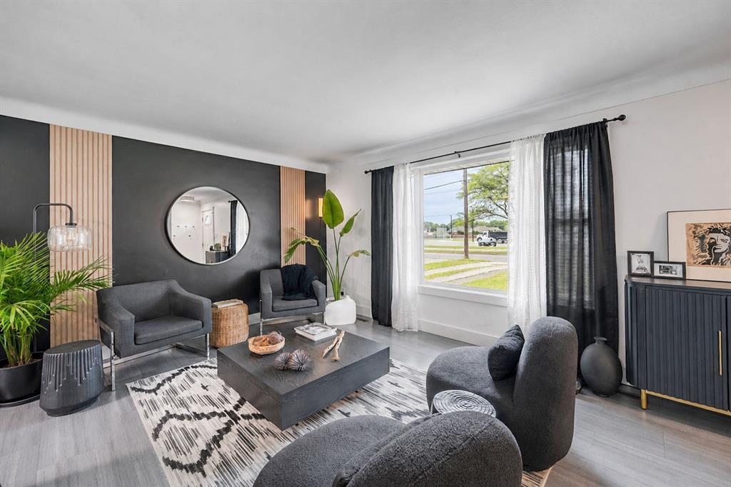 1049 Indian Road North, Sarnia, ON