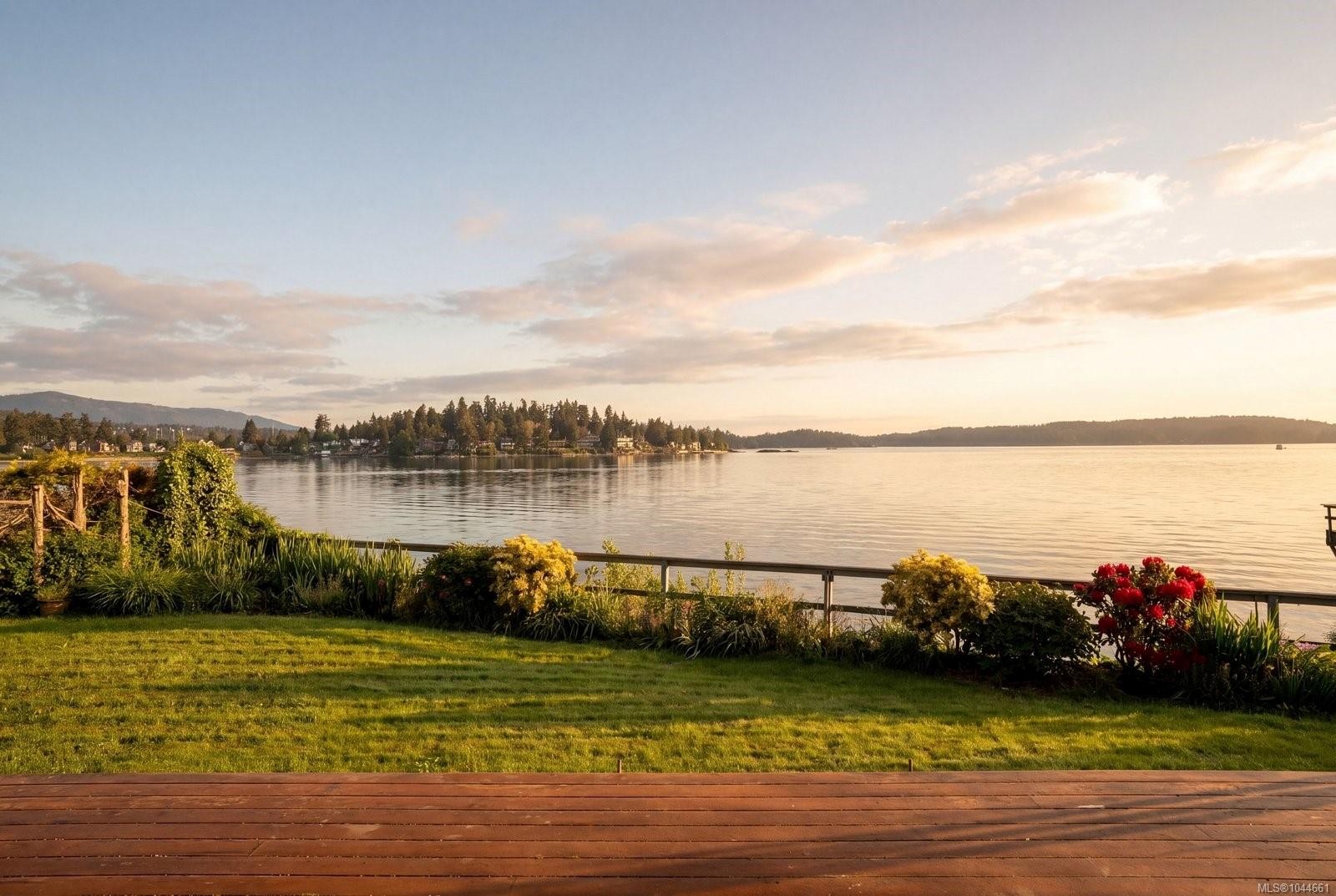 2444 Whidby Lane, Sidney, BC