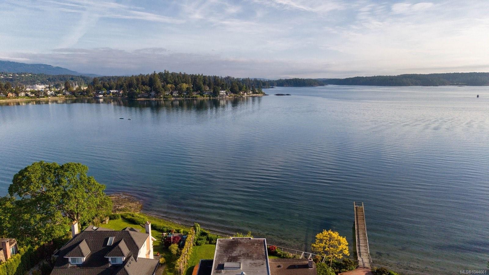 2444 Whidby Lane, Sidney, BC