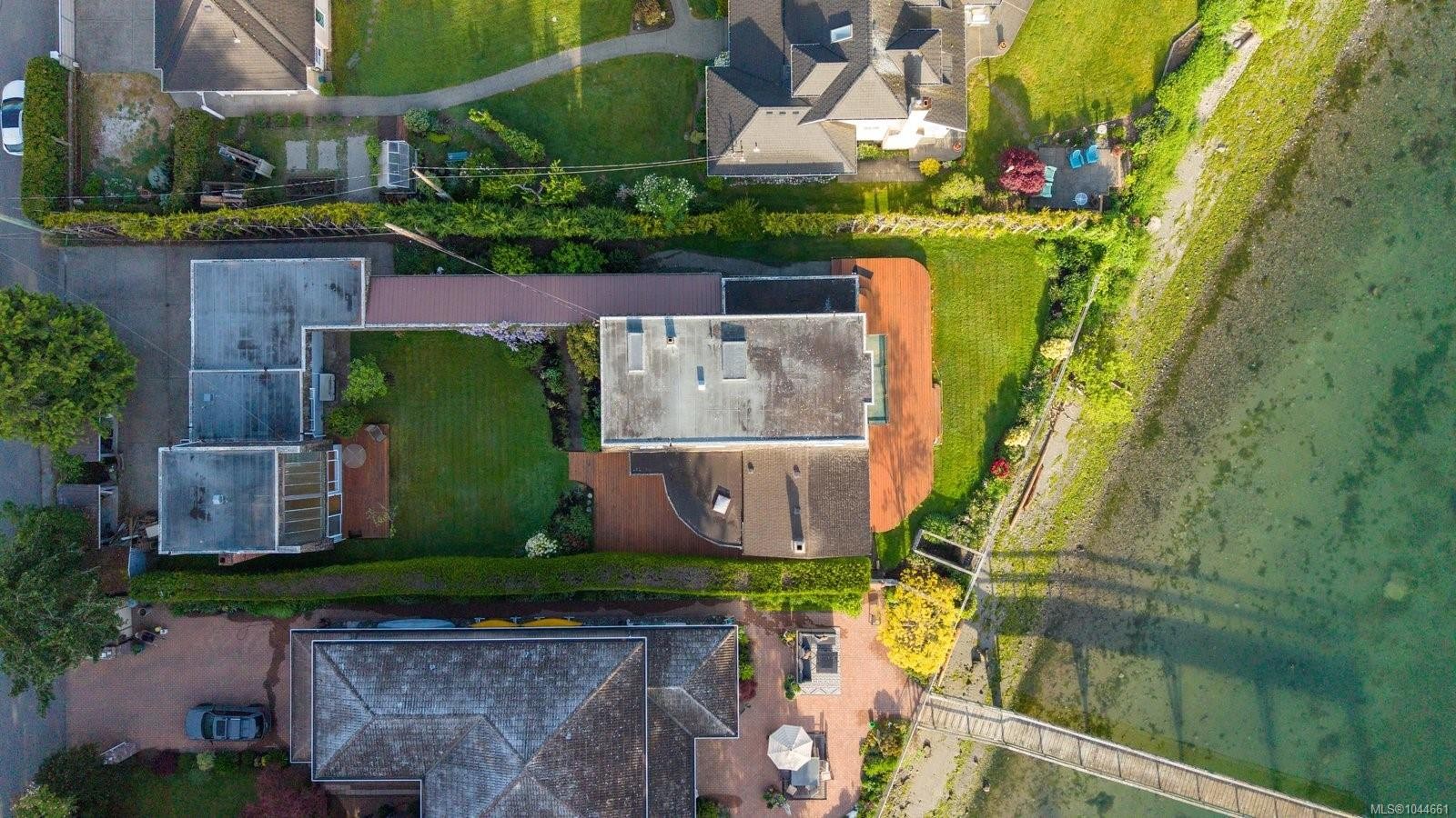 2444 Whidby Lane, Sidney, BC