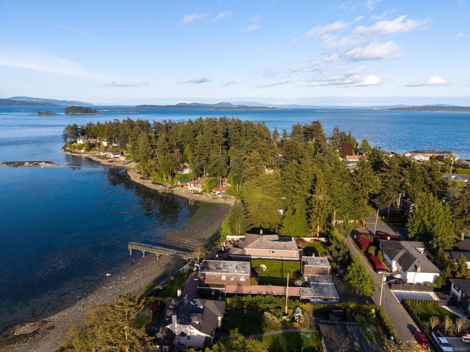 2444 Whidby Lane, Sidney, BC