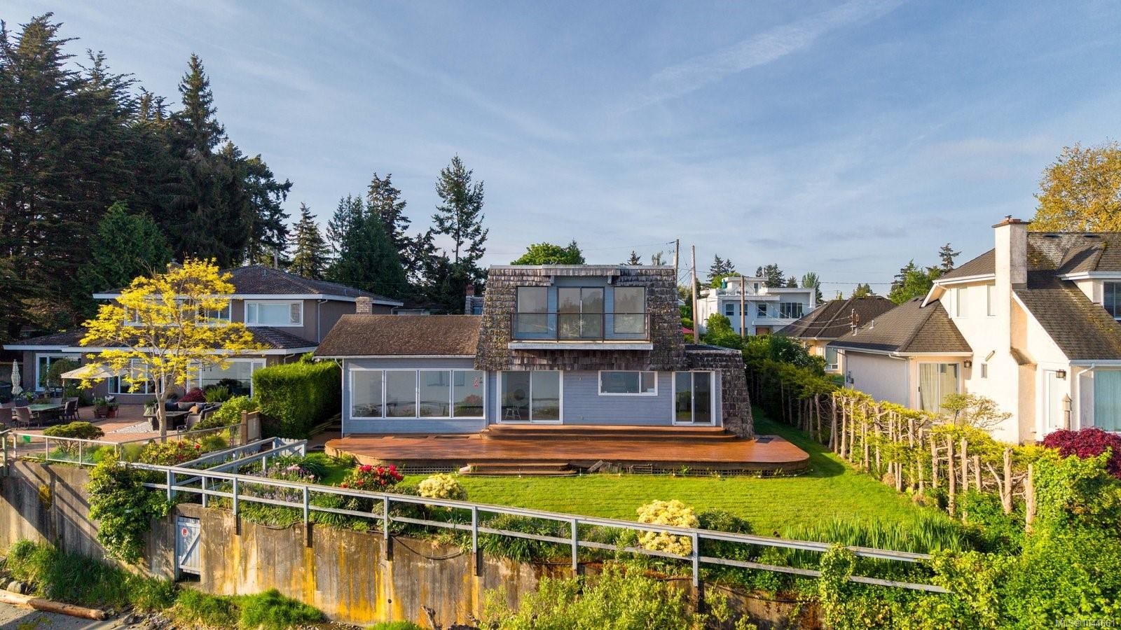 2444 Whidby Lane, Sidney, BC