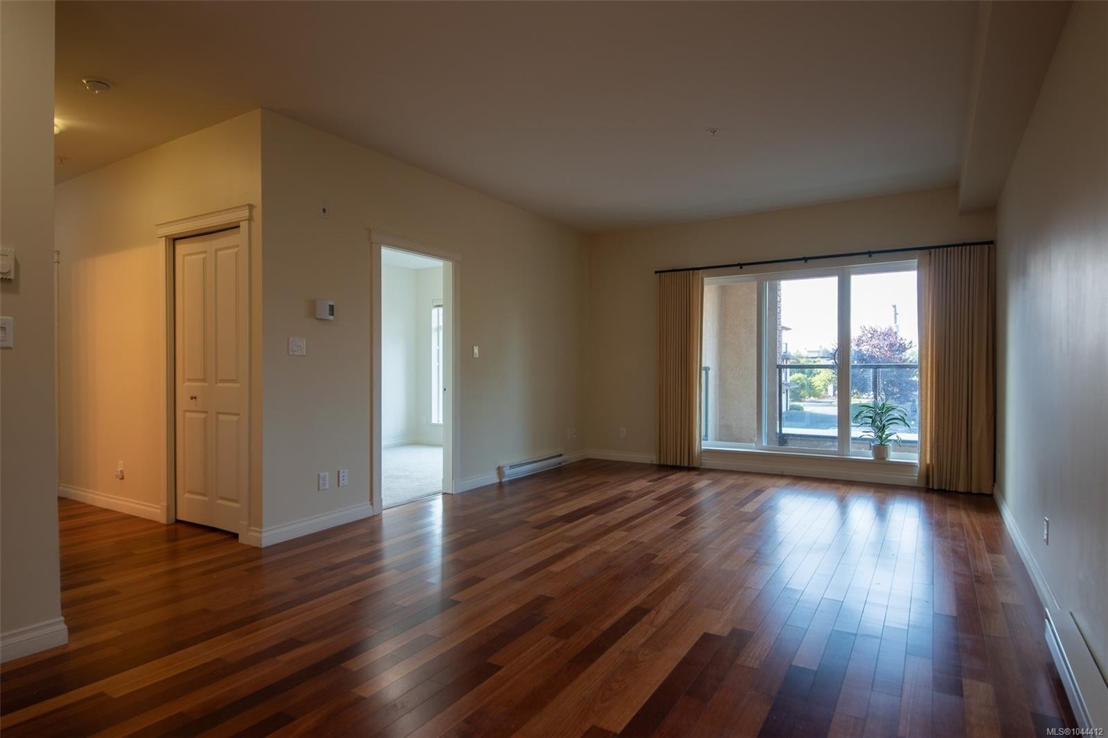 #202-2380 Brethour Ave, Sidney, BC - Indoor Photo Showing Other Room