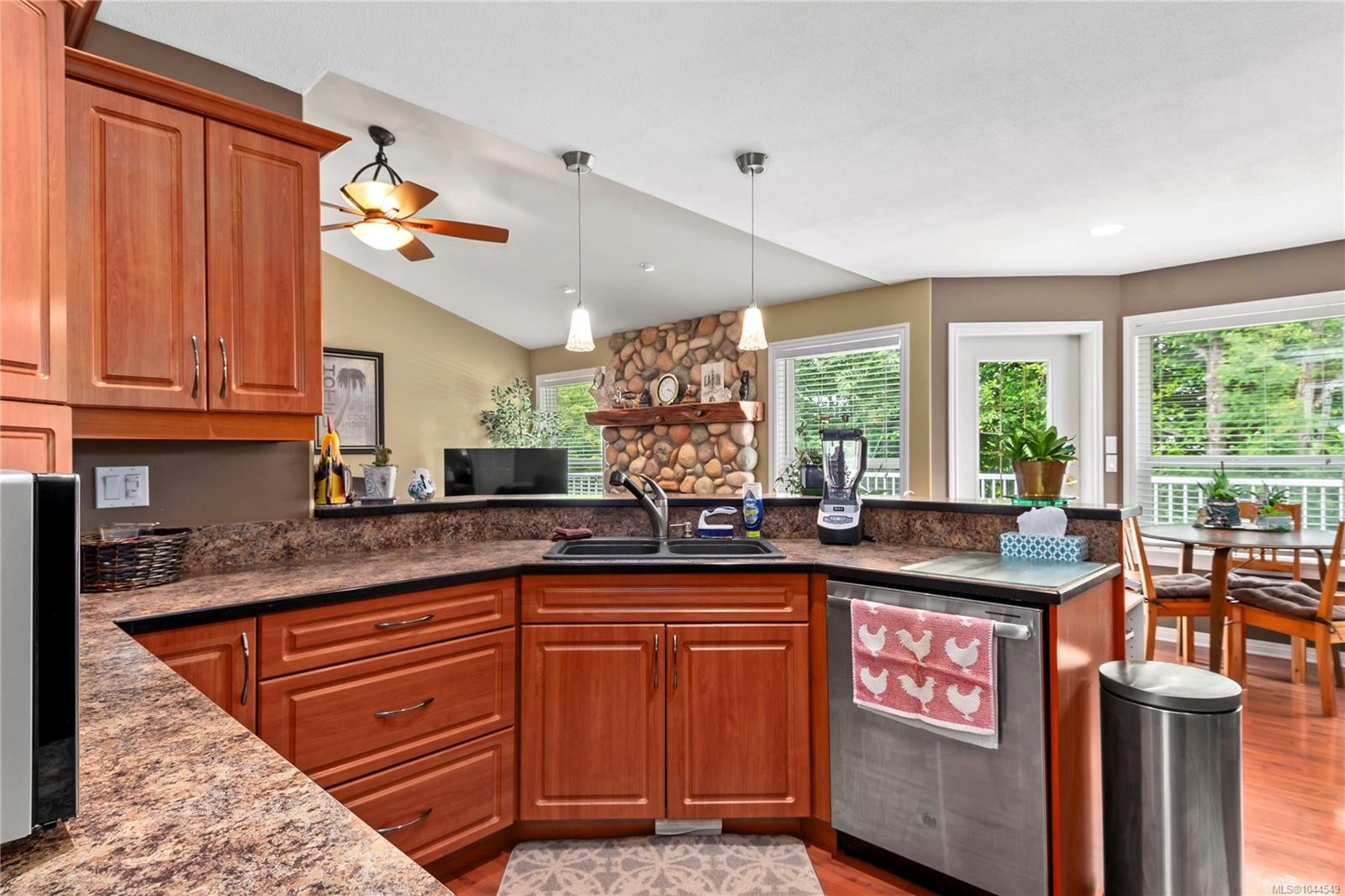 228 Maryland Rd, Campbell River, BC