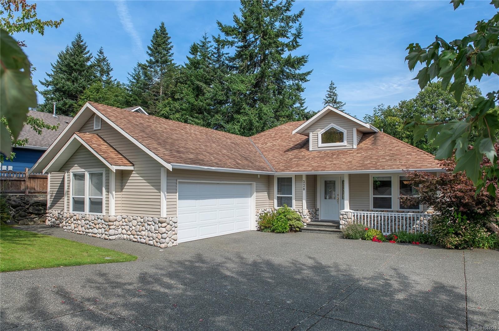 228 Maryland Rd, Campbell River, BC