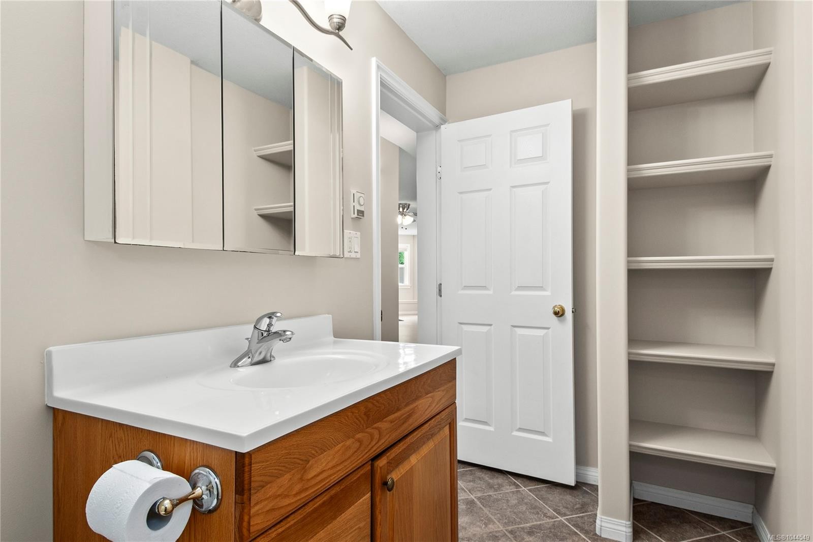 228 Maryland Rd, Campbell River, BC