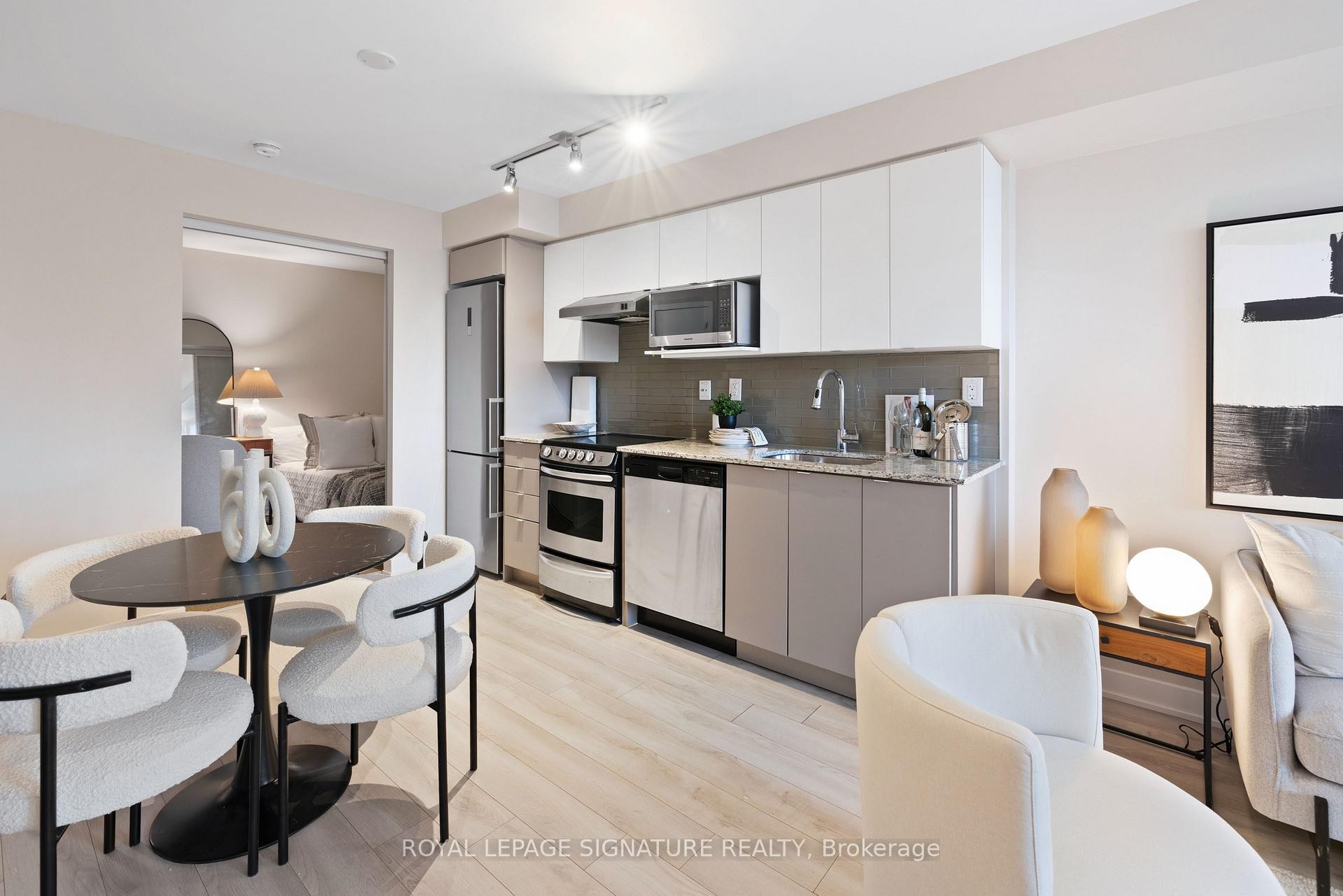 312-160 Flemington Road, Toronto, ON - Indoor