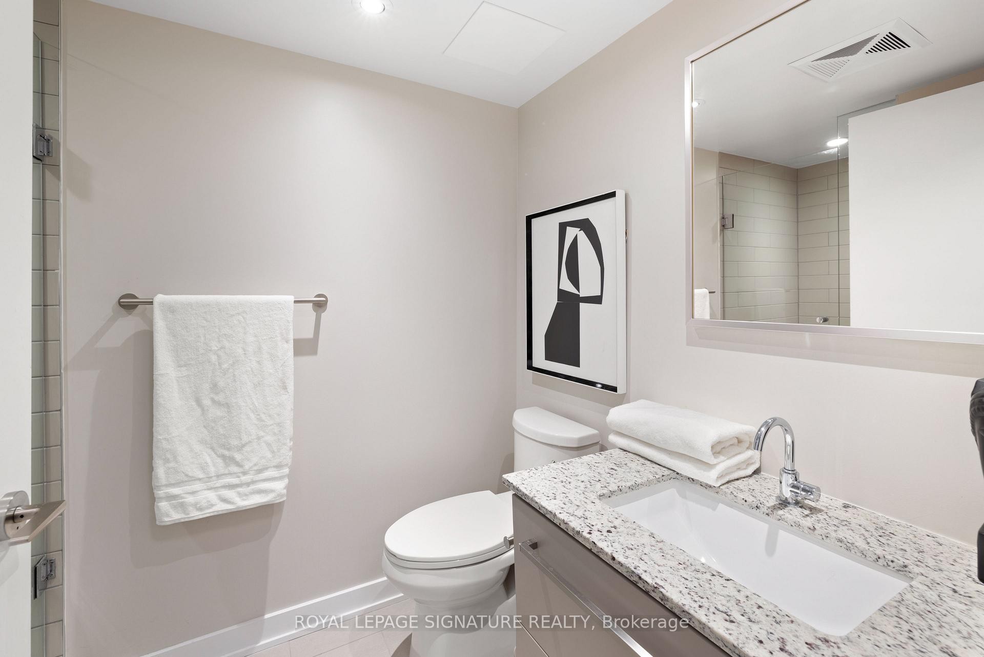 312-160 Flemington Road, Toronto, ON - Indoor Photo Showing Bathroom