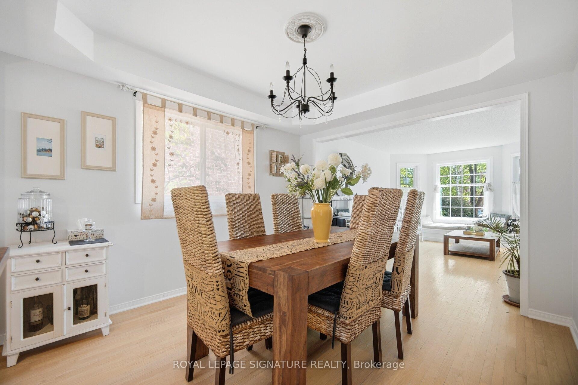 5390 Mcfarren Boulevard, Mississauga, ON - Indoor Photo Showing Dining Room