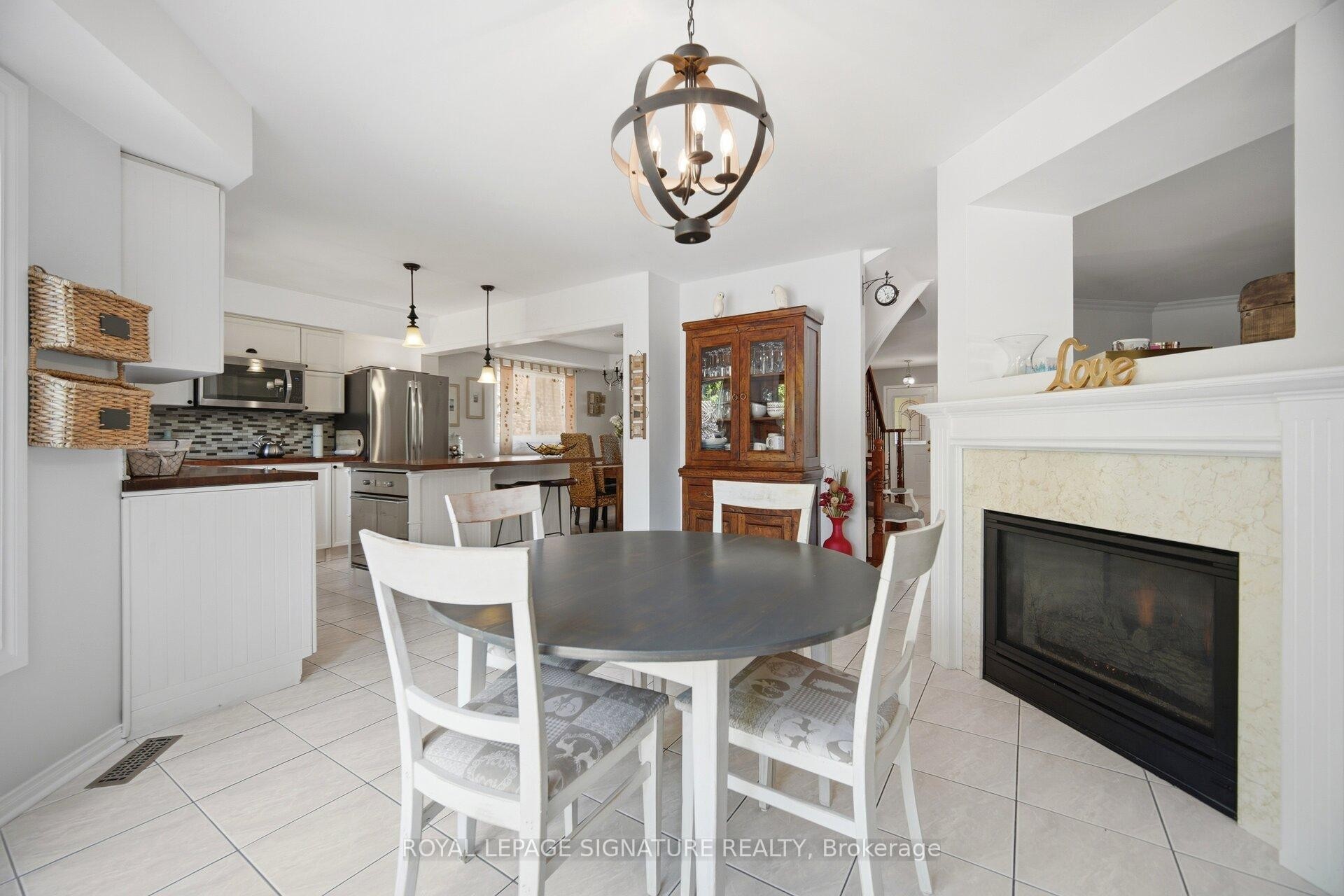 5390 Mcfarren Boulevard, Mississauga, ON - Indoor Photo Showing Dining Room With Fireplace