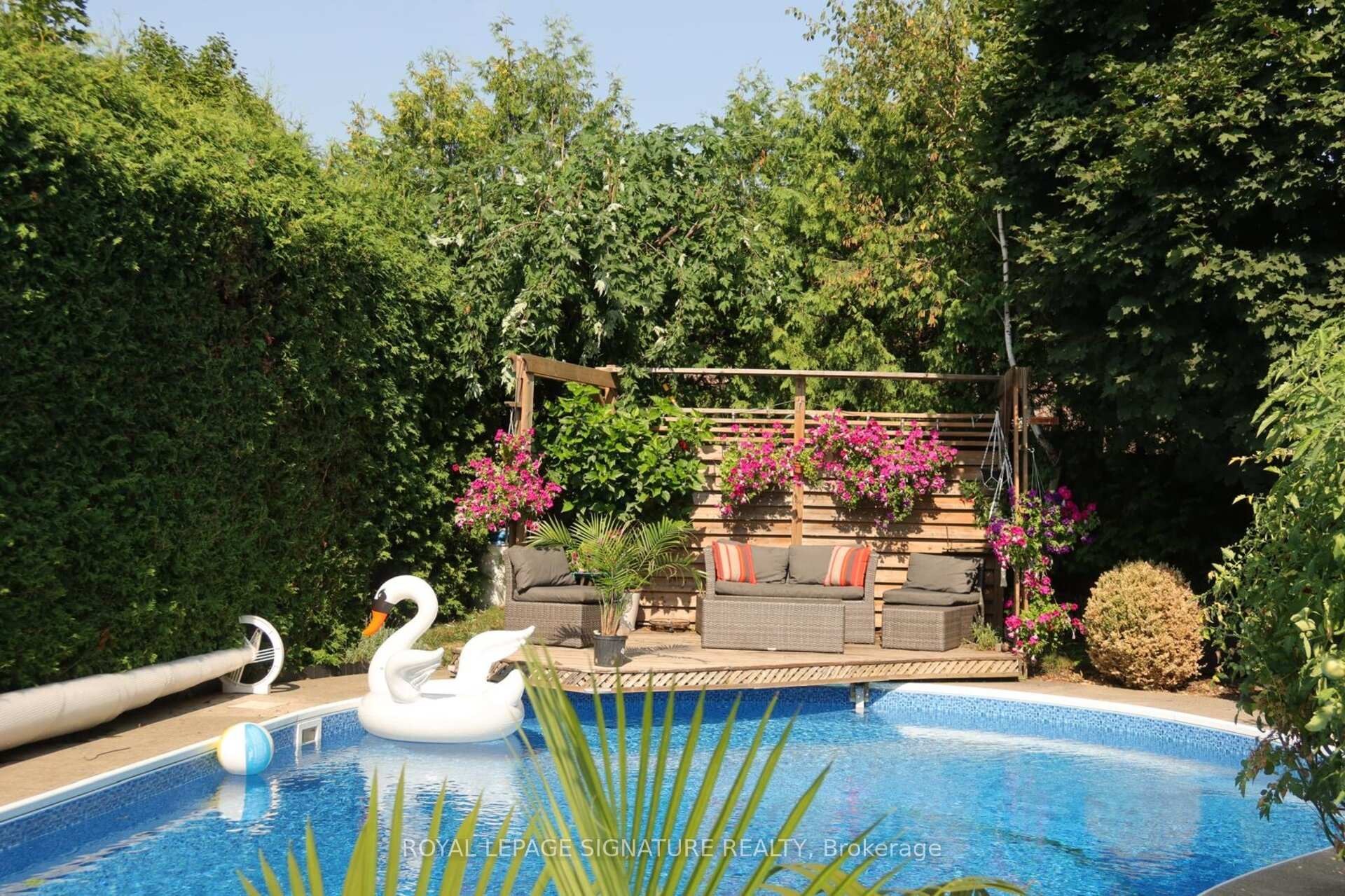 5390 Mcfarren Boulevard, Mississauga, ON - Outdoor With In Ground Pool With Backyard