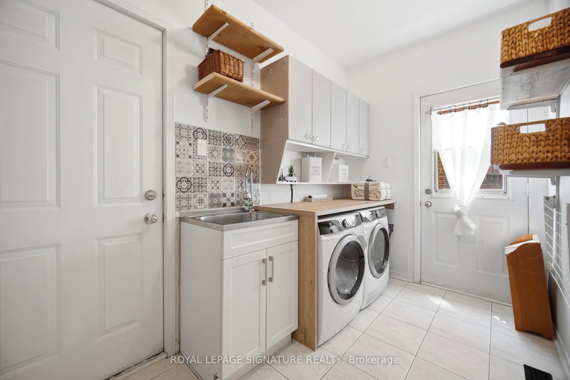 5390 Mcfarren Boulevard, Mississauga, ON - Indoor Photo Showing Laundry Room
